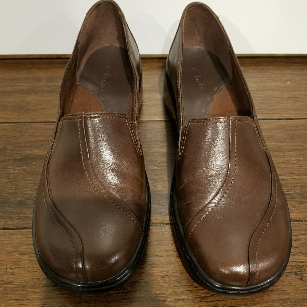 Brown Clarks Size 8M